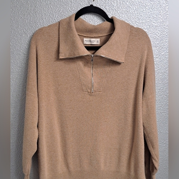 Abercrombie & Fitch Soft AF Collection Men's Beige Sweater  Size XS - Picture 7 of 10
